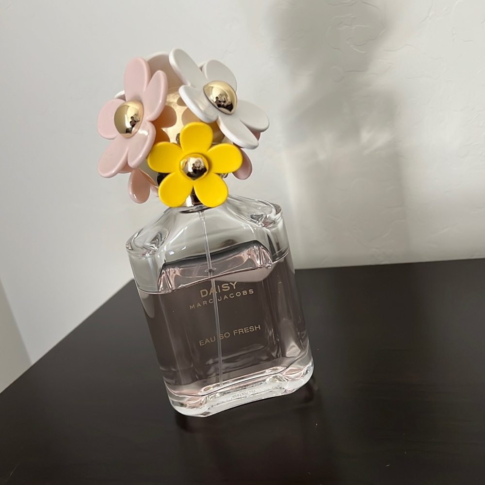 Daisy by Marc Jacobs eau so fresh